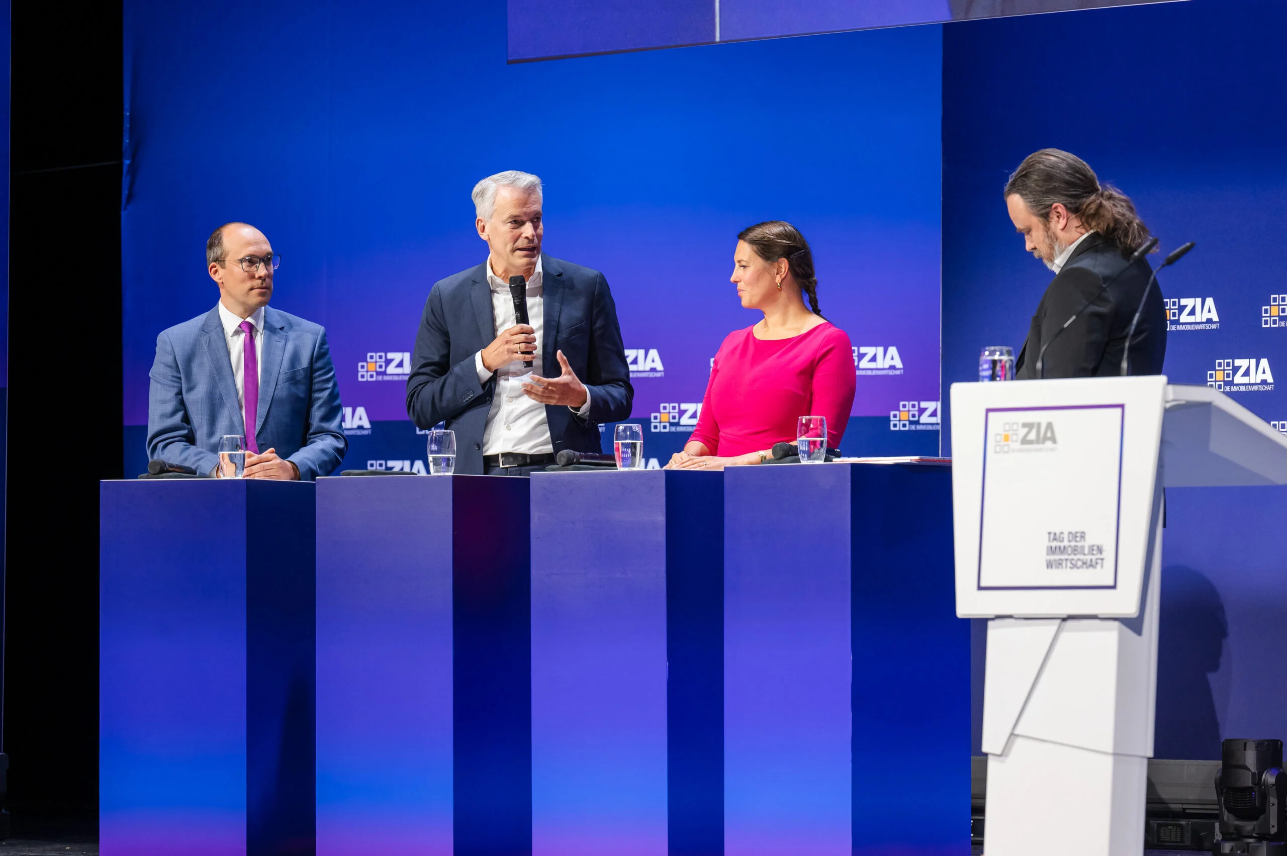 Dr. Jochen Keysberg (Apleona), Sarah Maria Schlesinger (blackprint), Nico Schröder (Aachener Grundvermögen) und Nikolas Samios (PT1)