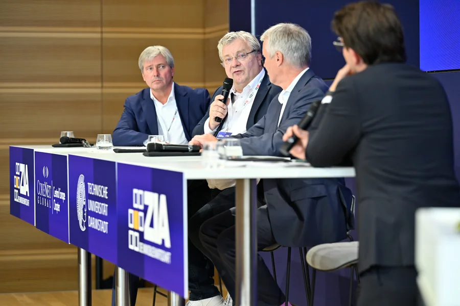 Joerg Vocke (Siemens Real Estate), Oliver Hecht (Berlin Hyp), Meno Requardt MRICS (Volkswagen Immobilien sowie Vorsitzender des ZIA-Ausschusses Corporate Real Estate) und Steffen Skopp (Deloitte)