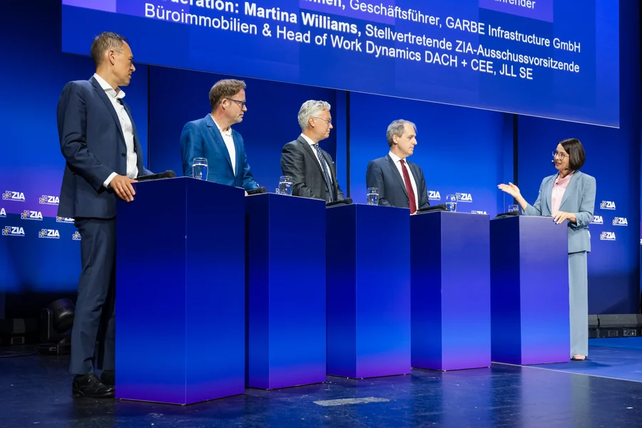 Podiumsdiskussion „Sicherheit bauen: Immobilien als strategische Infrastruktur“