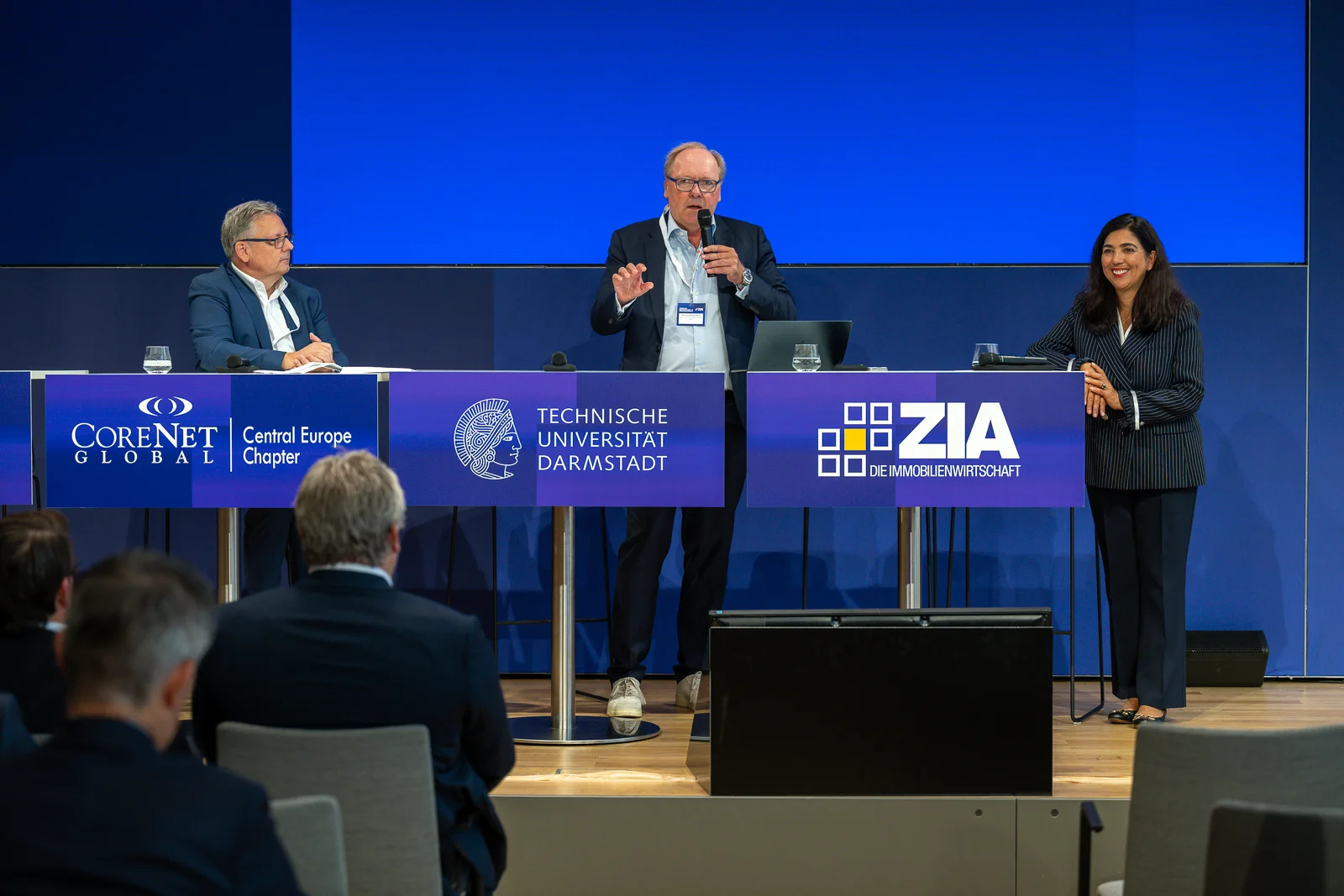 Podiumsdiskussion mit Prof. Dr. Thomas Glatte, Prof. Dr. Andreas Pfnür, und Aygül Özkan.