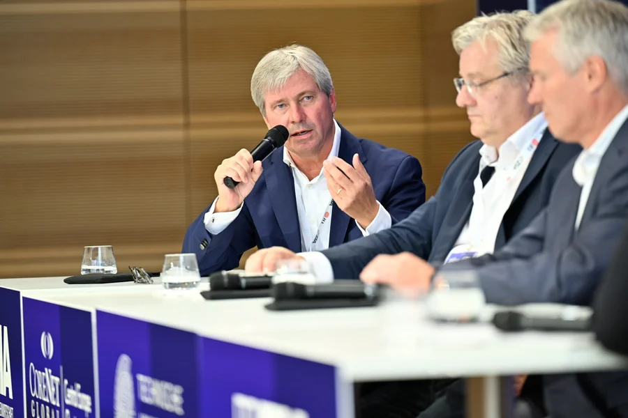 Joerg Vocke (Siemens Real Estate), Oliver Hecht (Berlin Hyp), Meno Requardt MRICS (Volkswagen Immobilien sowie Vorsitzender des ZIA-Ausschusses Corporate Real Estate) und Steffen Skopp (Deloitte)