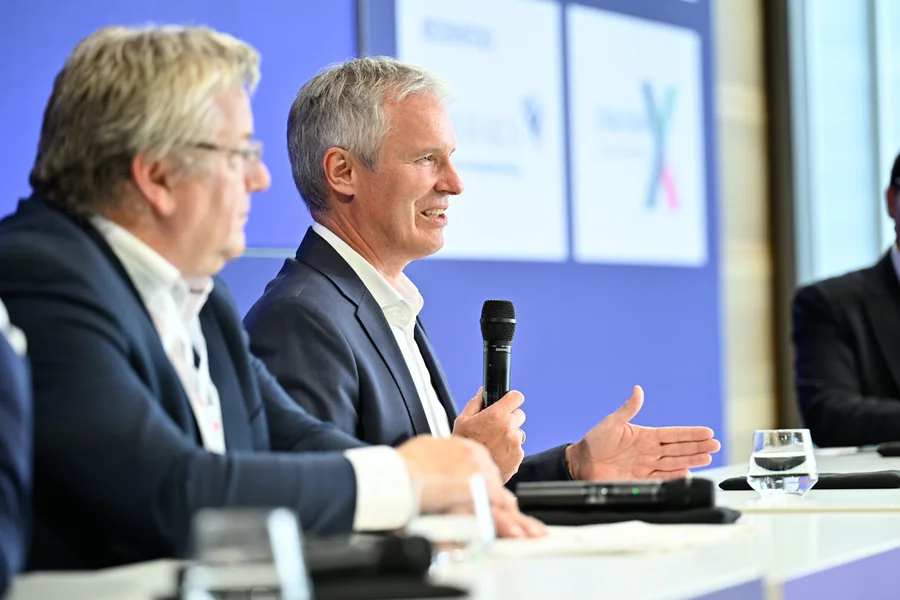 Joerg Vocke (Siemens Real Estate) Oliver Hecht (Berlin Hyp)