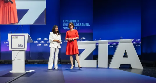 Moderation durch ZIA-Präsidentin Iris Schöberl und ZIA-Hauptgeschäftsführerin Aygül Özkan