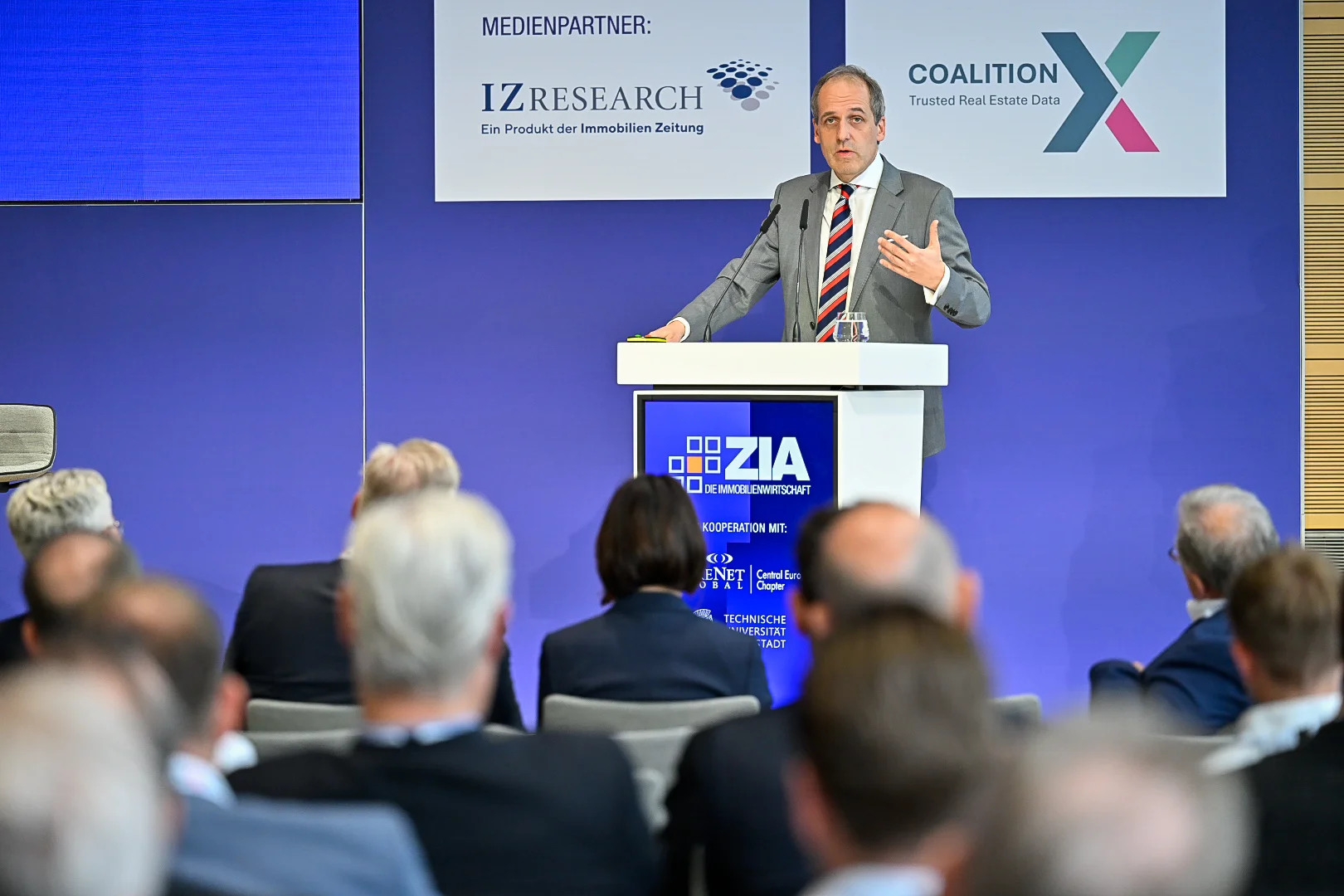 Dr. Alexander Götz bei seinem Vortrag