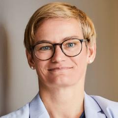  Claudia Theisel