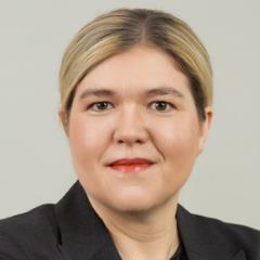 Dr. Julia Haas