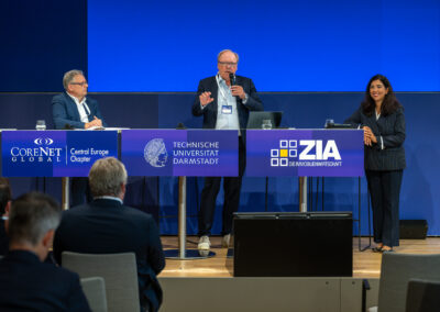 Prof. Dr. Thomas Glatte (CoreNet Global Central Europe), Prof. Dr. Andreas Pfnür (TU Darmstadt) und ZIA-Hauptgeschäftsführerin Aygül Özkan.
