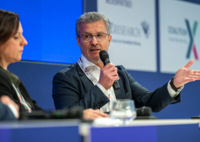 Ralf Füller (Siemens Smart Infrastructure Buildings) in ersten Panel "„Wer steuert hier eigentlich wen?“